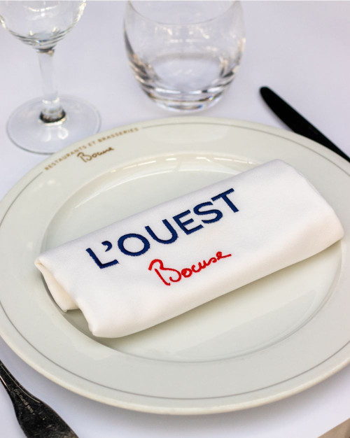Serviette Brodée Ouest
